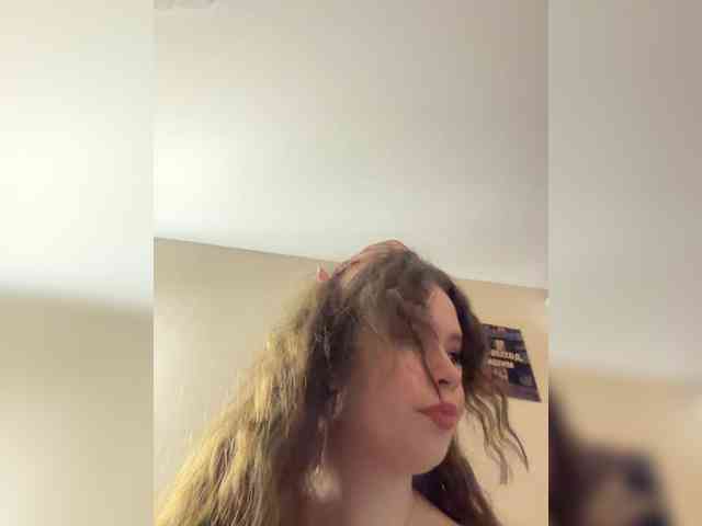 YourLadyyy webcam