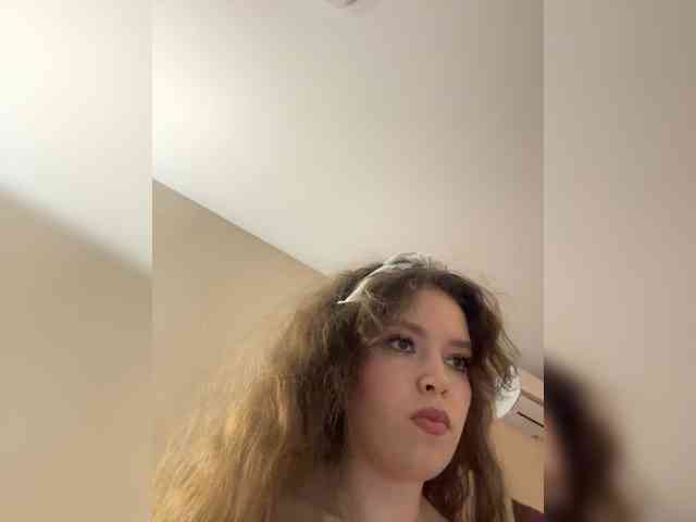 YourLadyyy webcam