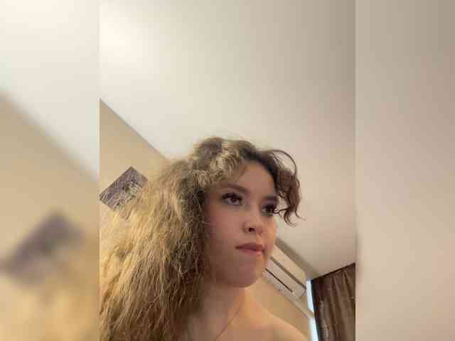 YourLadyyy webcam
