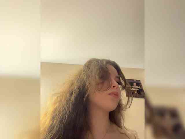 YourLadyyy webcam