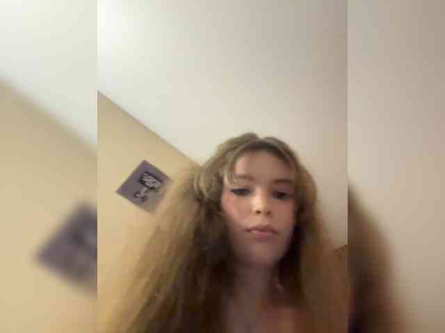 YourLadyyy webcam