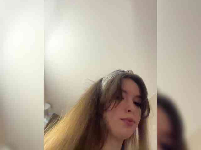 YourLadyyy webcam