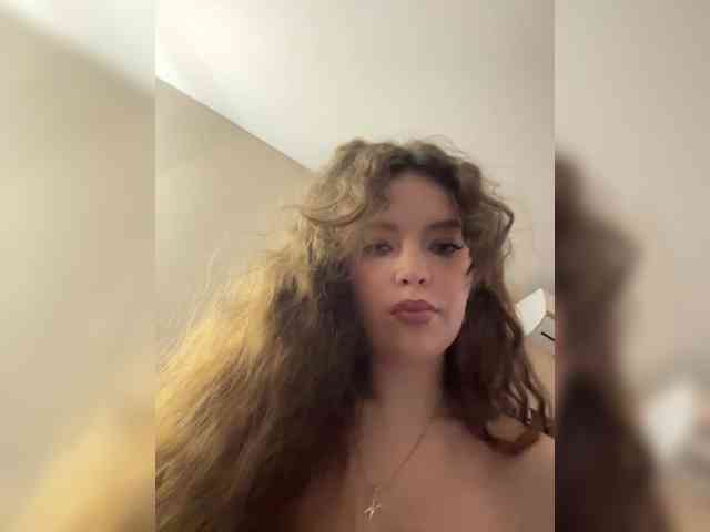 Модель: MyrLadyyy