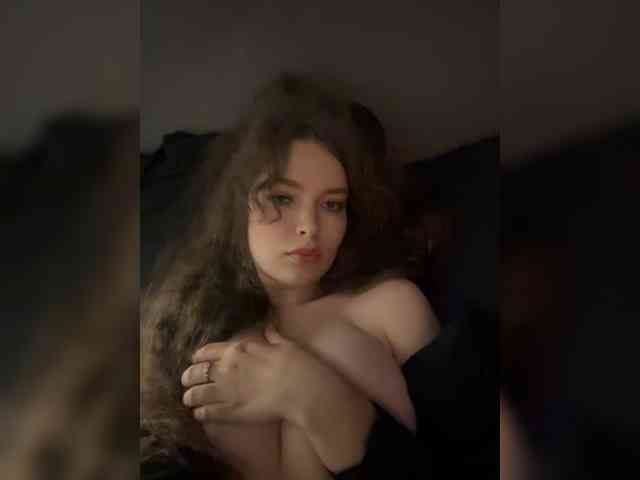 YourLadyyy webcam
