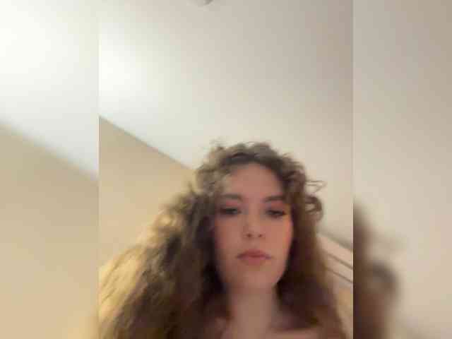 YourLadyyy webcam