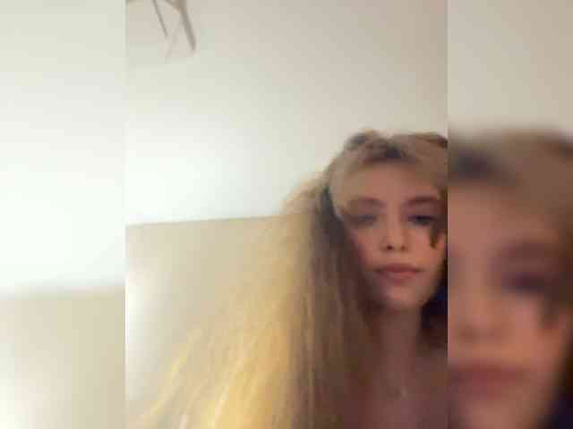 YourLadyyy webcam