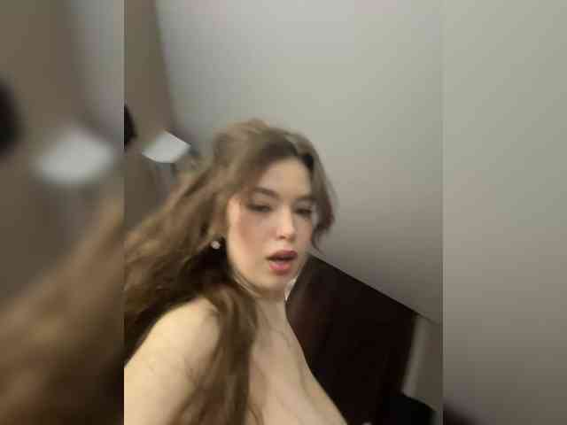 YourLadyyy webcam