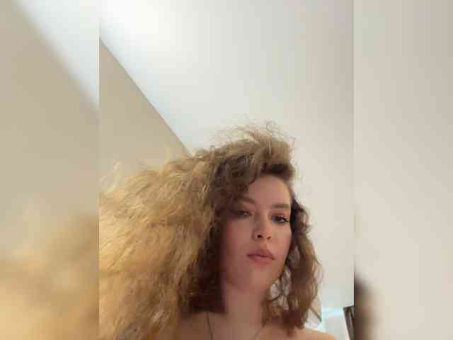 YourLadyyy webcam