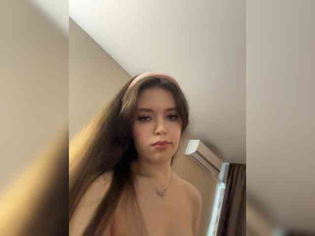 YourLadyyy webcam