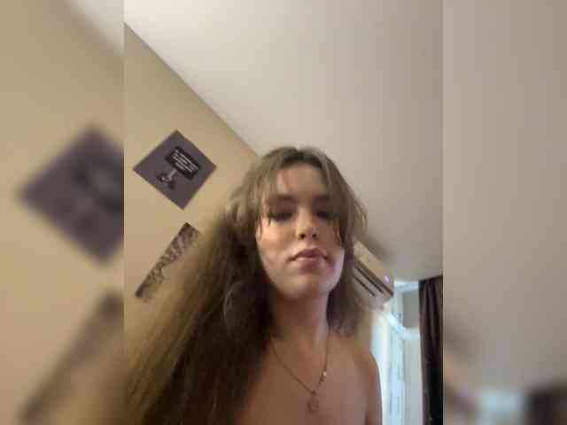 YourLadyyy webcam