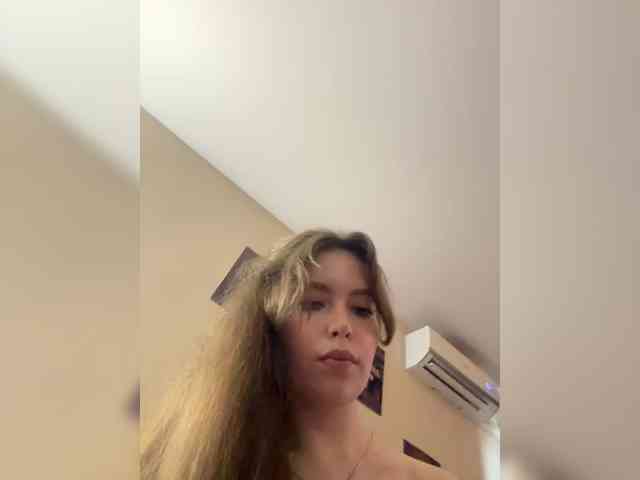 YourLadyyy webcam