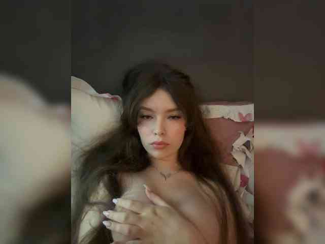 YourLadyyy webcam