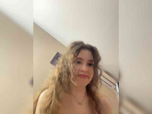 YourLadyyy webcam