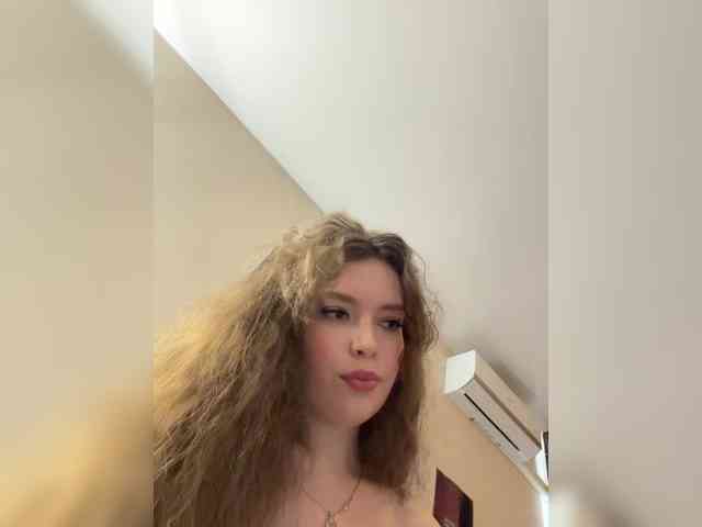YourLadyyy webcam