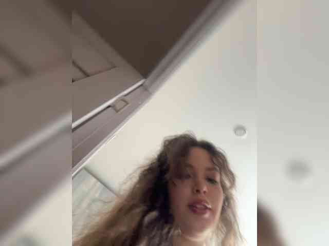 YourLadyyy webcam