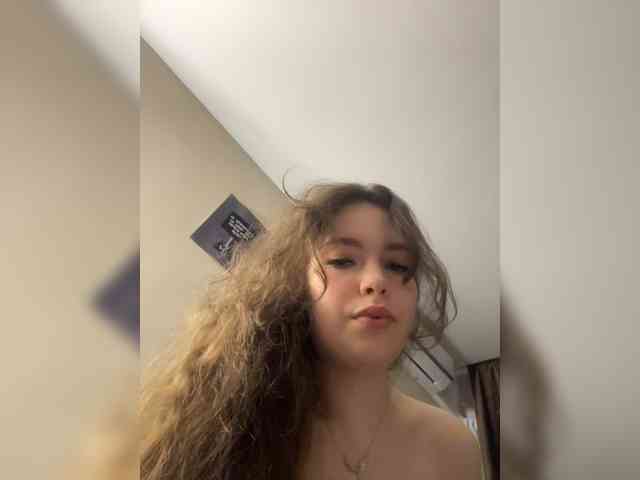 YourLadyyy webcam