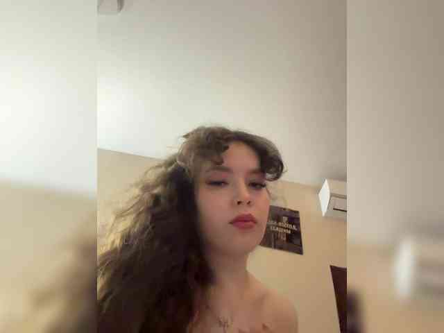 YourLadyyy webcam