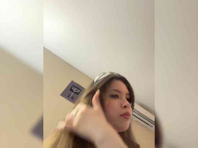 YourLadyyy webcam