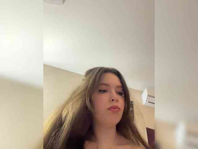 YourLadyyy webcam