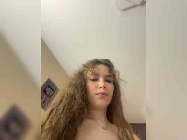 YourLadyyy webcam