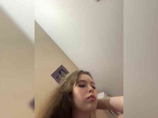 YourLadyyy webcam