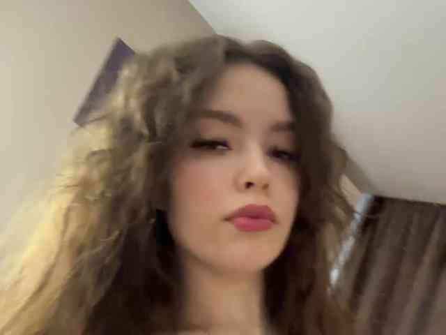 YourLadyyy webcam