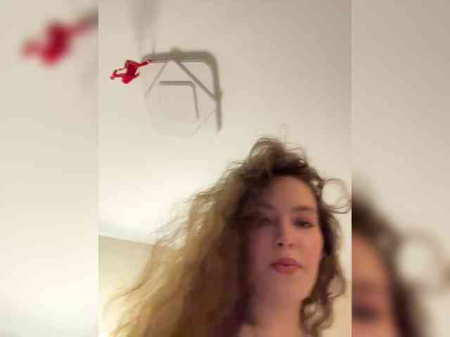 YourLadyyy webcam
