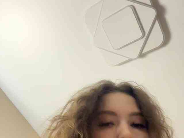 YourLadyyy webcam