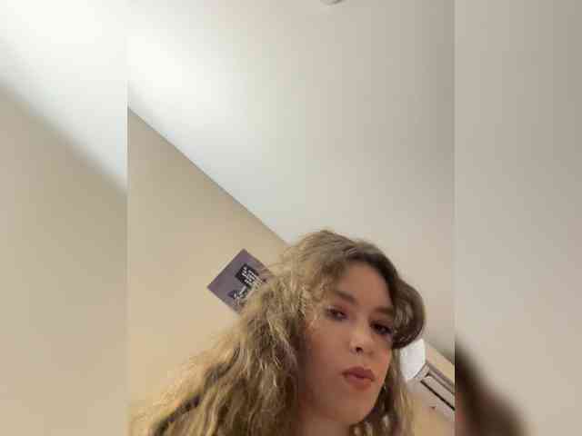 YourLadyyy webcam