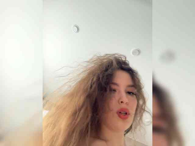 YourLadyyy webcam