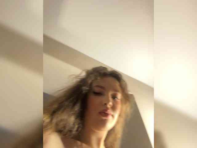YourLadyyy webcam