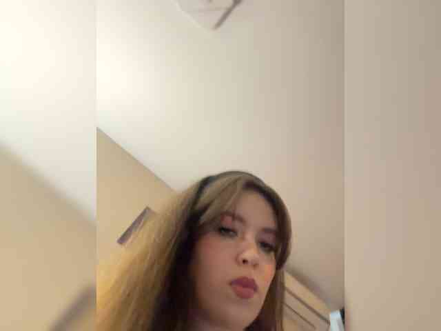 YourLadyyy webcam