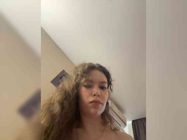 YourLadyyy webcam