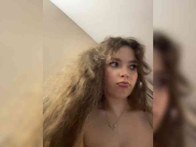 YourLadyyy webcam