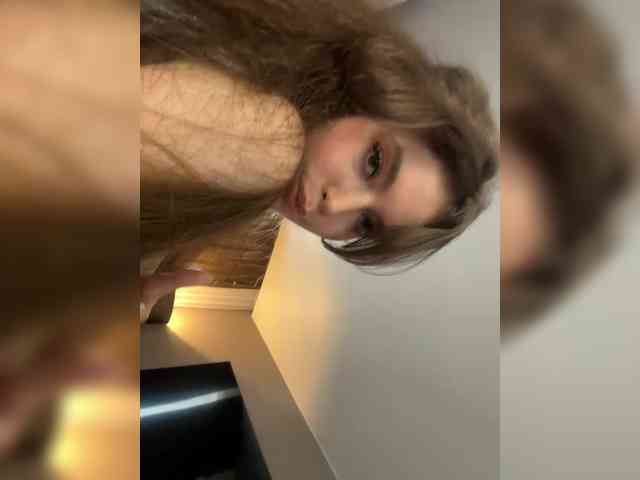 YourLadyyy webcam