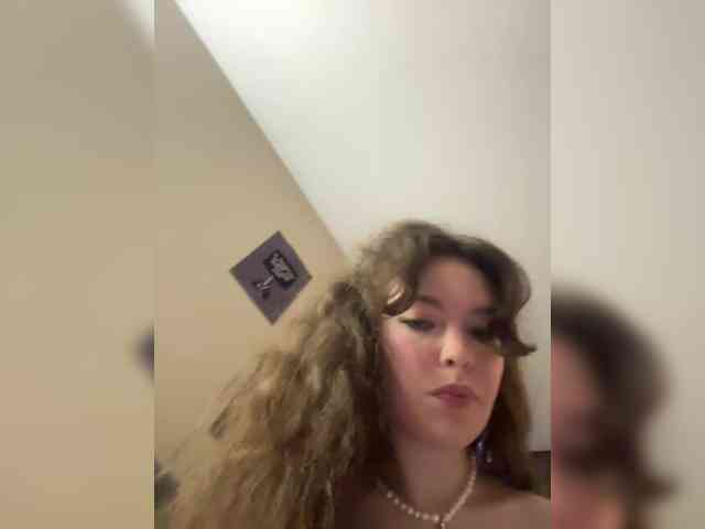 YourLadyyy webcam