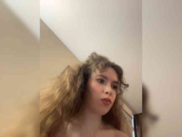 YourLadyyy webcam