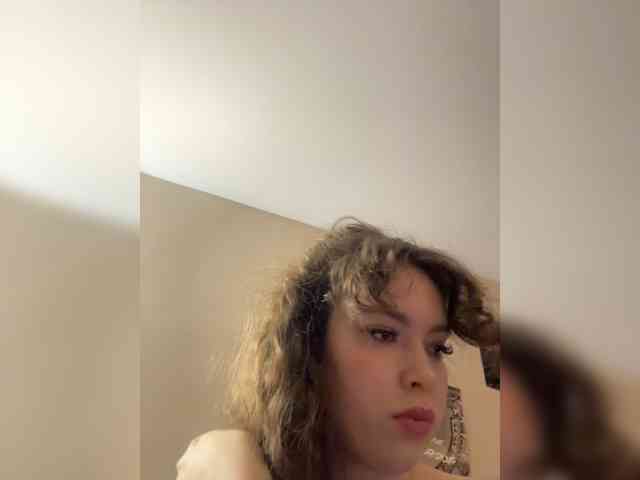 YourLadyyy webcam