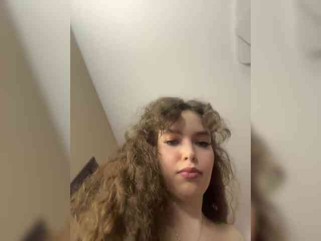 YourLadyyy webcam