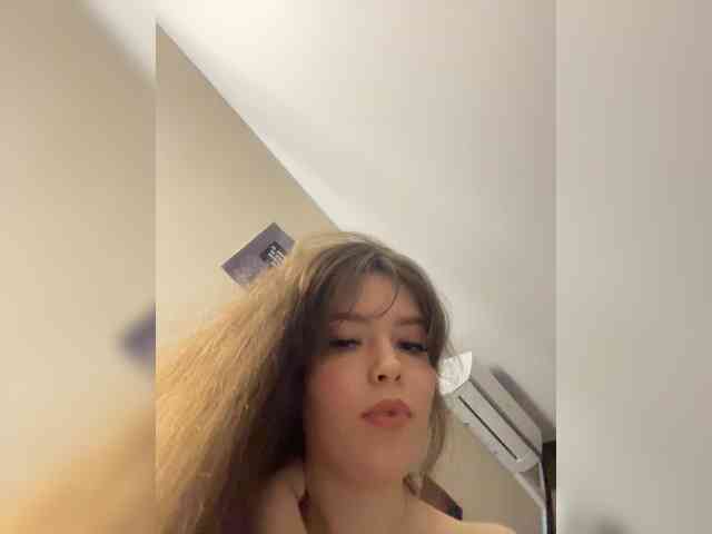 YourLadyyy webcam