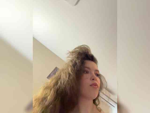 YourLadyyy webcam
