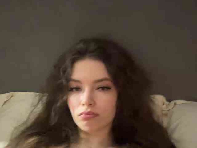 YourLadyyy webcam