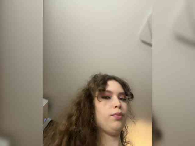 YourLadyyy webcam