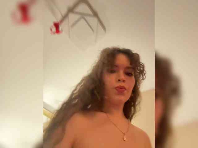 YourLadyyy webcam
