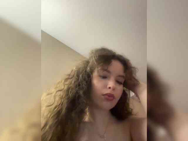 YourLadyyy webcam