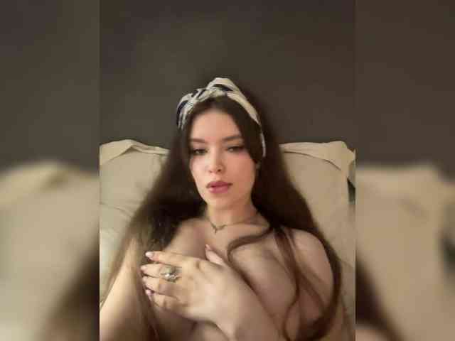 YourLadyyy webcam