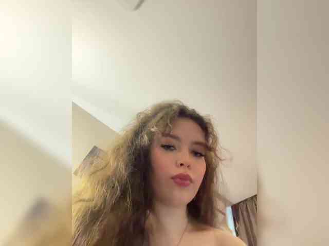 YourLadyyy webcam