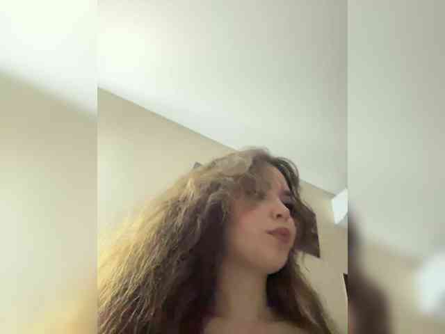 YourLadyyy webcam