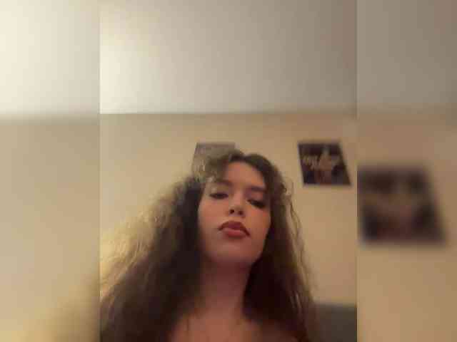 YourLadyyy webcam