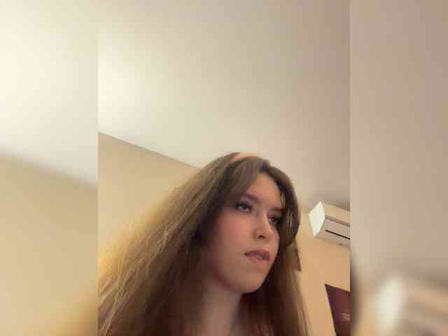 YourLadyyy webcam
